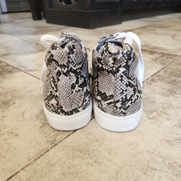 J slide sneakers - Picture 4 of 5